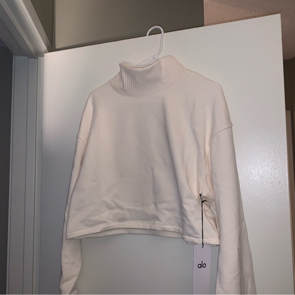 ALO Yoga Women's Cropped Serenity Coverup in Ivory Size M (NWT) - Picture 4 of 7